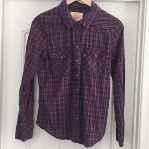 Levi’s large button down long sleeve shirt